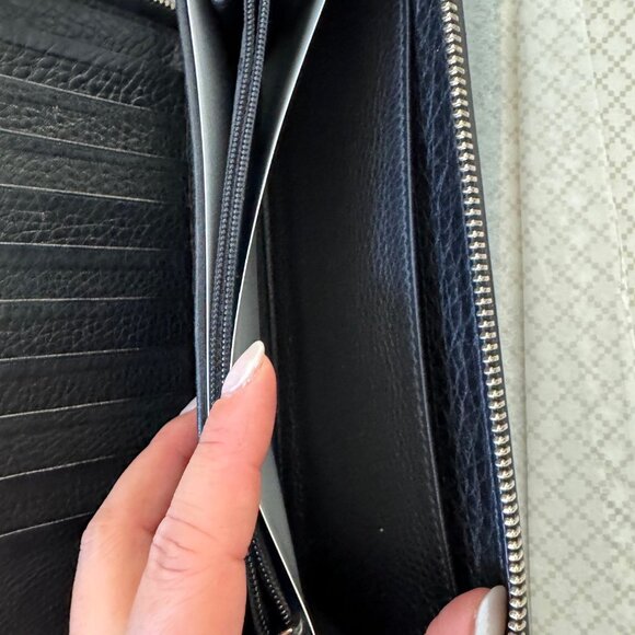 Gucci Black Pebbled Leather Continental Wallet with Tassel - Picture 11 of 12